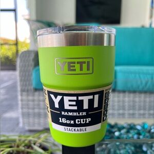 YETI Rambler 16 oz stackable cup in Venom with Magslider lid